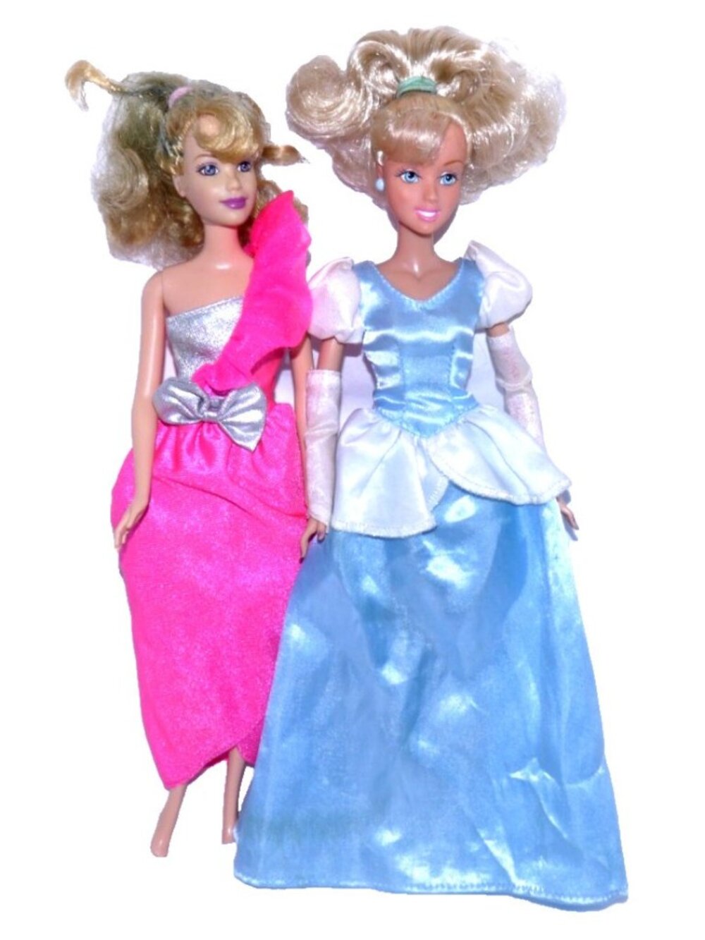 Disney set of two dolls, princesses clothes do not match dolls sold As Is